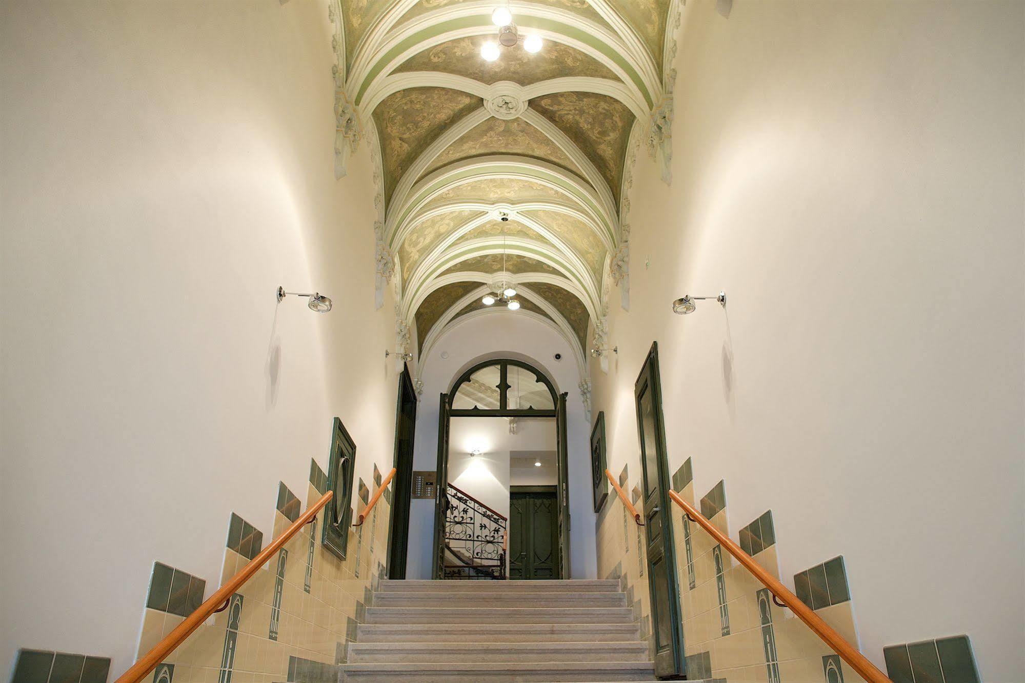 Mooo Downtown Aparthotel Prague Ngoại thất bức ảnh