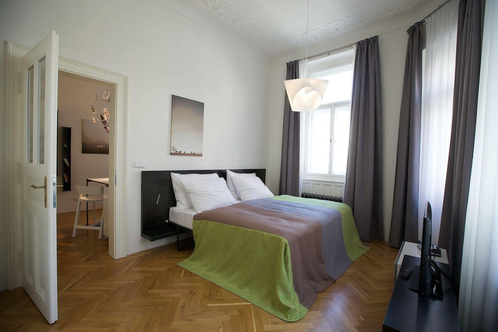 Mooo Downtown Aparthotel Prague Ngoại thất bức ảnh